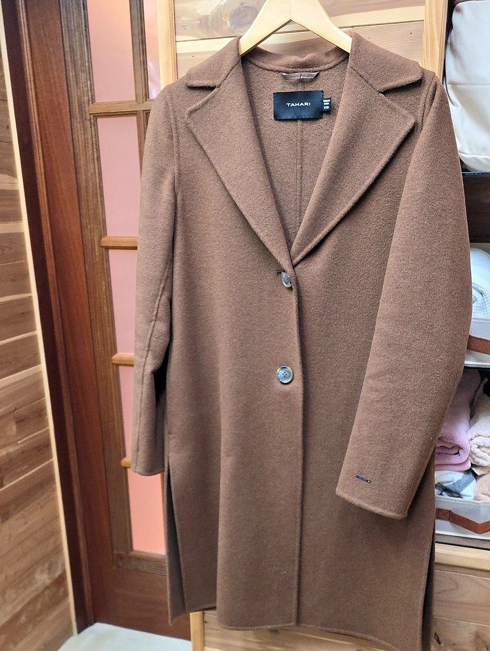 Tahari Women's Brown Button Front Coat Like New